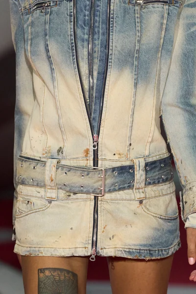 Look 11